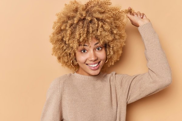 Le shampoing anti pelliculaire bio : efficacité et bien-être capillaire